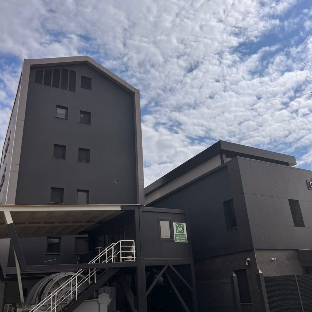 WhatsApp-Image-2025-05-23-at-09.21.24-2-1152x1536